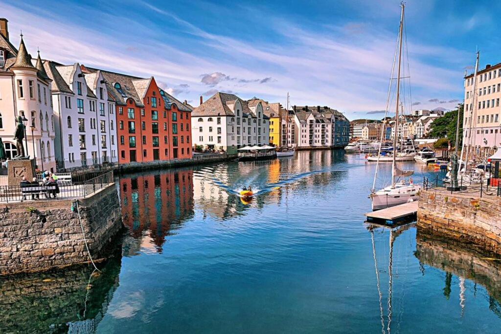 Sunny Apartment In Alesund City ภายนอก รูปภาพ